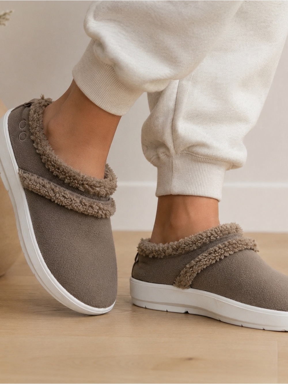 OOFOS OOcoozie Mule Fleece Lined Recovery Shoes Taupe Women’s 10 EU 41